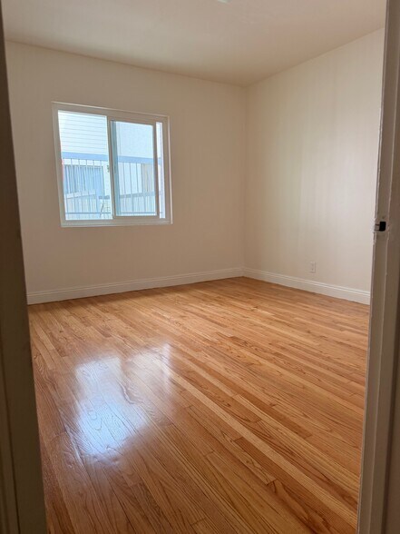 Building Photo - 337 W Lomita Ave