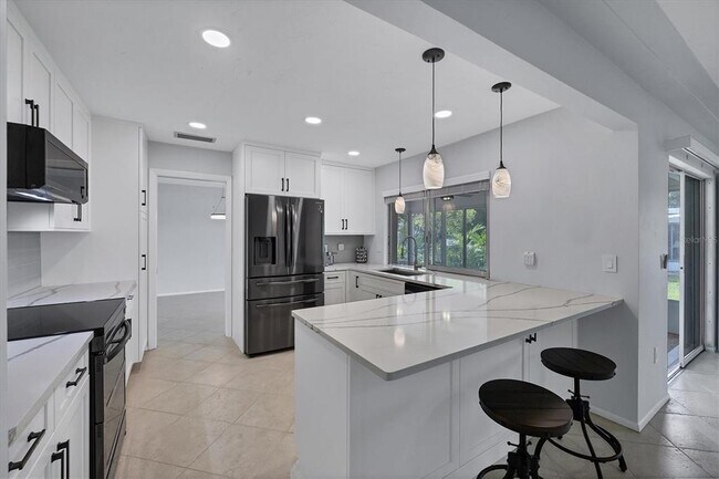 Building Photo - 3313 Pembrook Dr