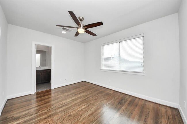 Building Photo - 310 Eado Park Cir