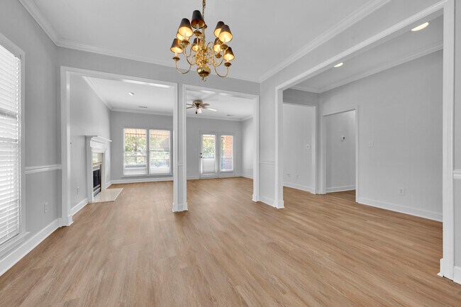 Building Photo - 310 Willow Crest Ln