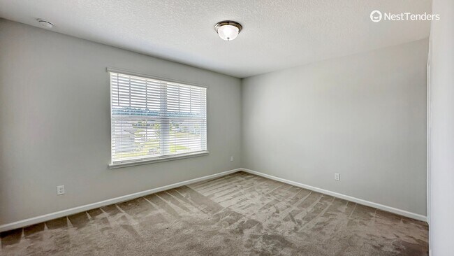 Building Photo - Four Bedrooms in the Heart of Nassau County!