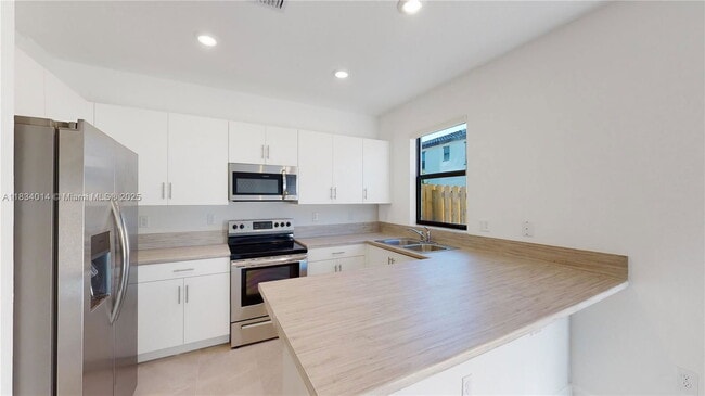 Building Photo - 11815 SW 246 Terrace