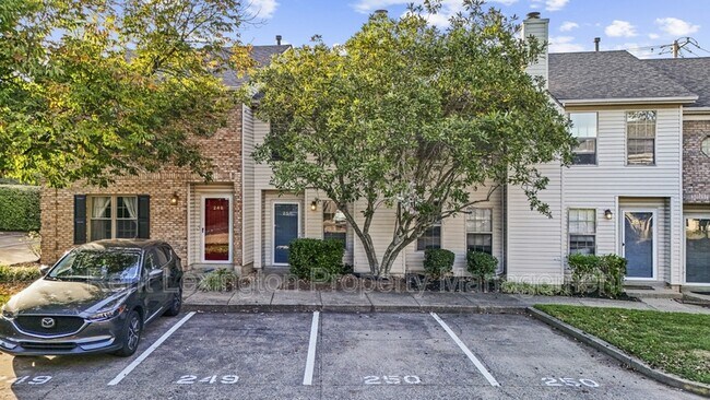 Building Photo - 3175 Kirklevington Dr