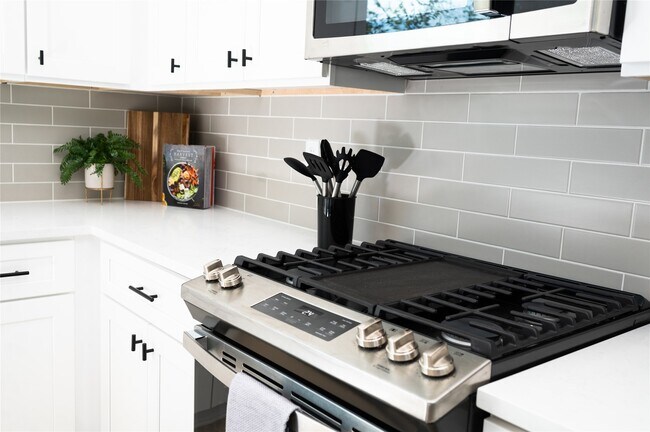 Building Photo - 3486 Luca St