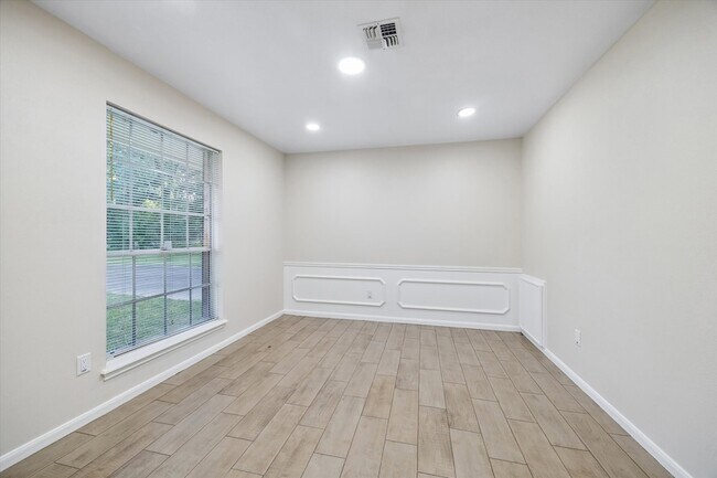 Building Photo - 1307 Southern Hills Rd