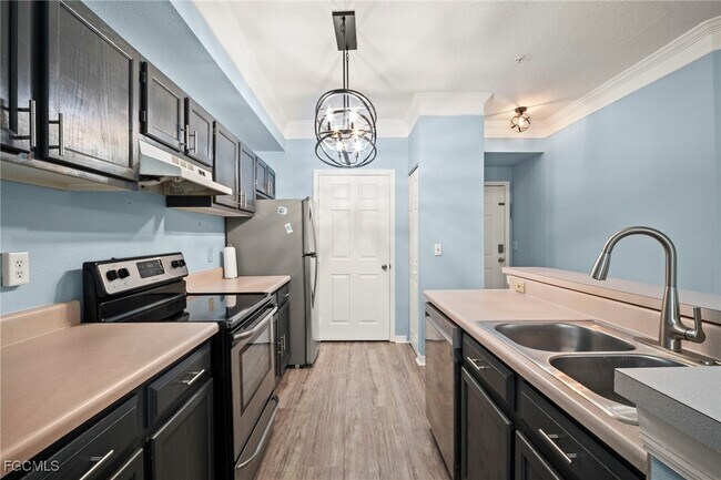 Building Photo - 11530 Villa Grand