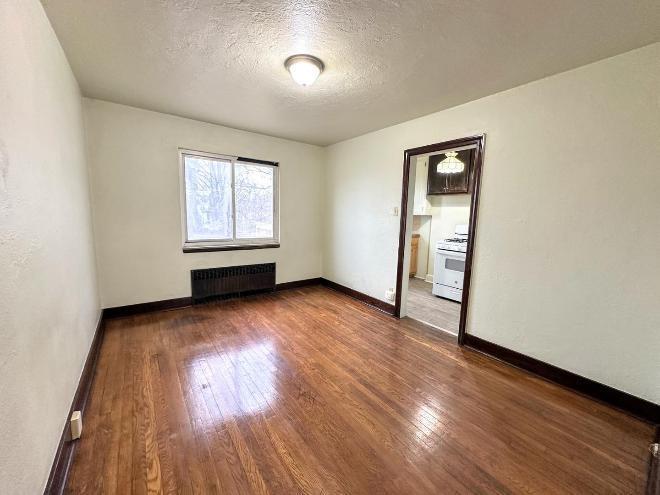 Building Photo - 246 E Meyers St