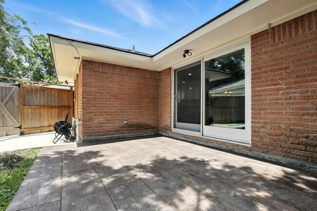 Building Photo - 9226 Kapri Ln