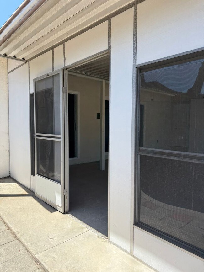 Building Photo - 12747 Vose St