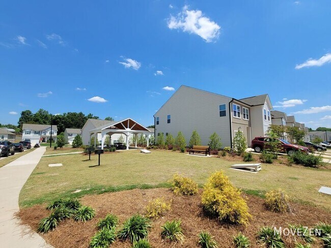 Building Photo - 808 Falls Grove Trl