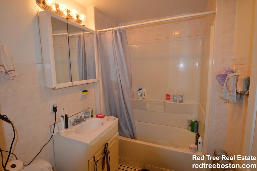 Building Photo - 56 Egmont St