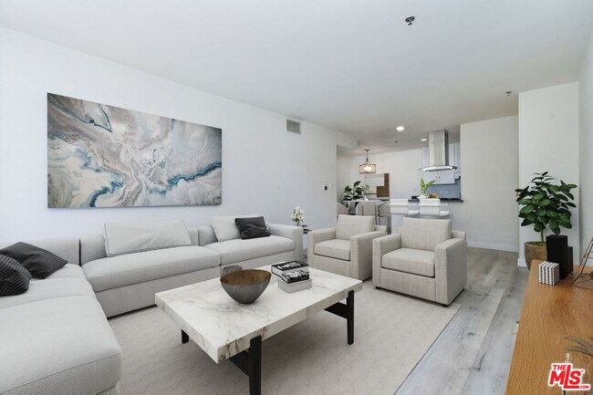 Building Photo - 4501 Cedros Ave