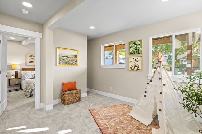 Building Photo - 9547 Wallingford Ave N