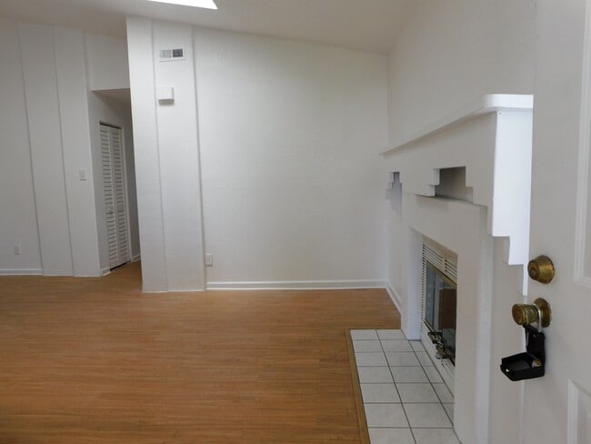 Building Photo - 603 Spirit Ct