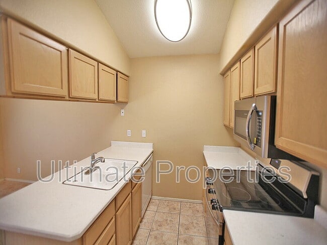 Building Photo - 6853 W State Ave