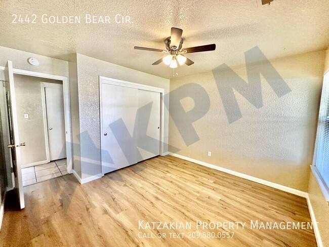 Building Photo - Single Story 3 Bedroom 2 Bath Golden Bear ...