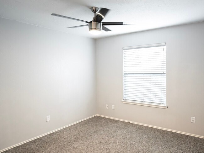 Building Photo - 2414 Alcove Foster Ct