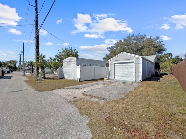 Building Photo - 5408 5th Ave N