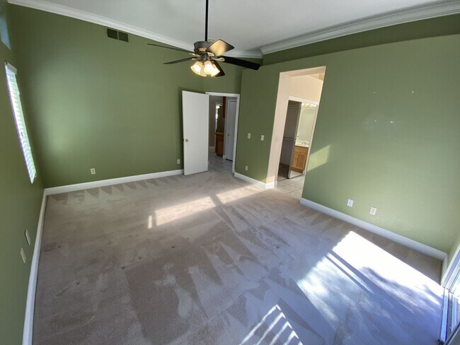 Building Photo - Charming Single-Story Home in Tracy — Acro...