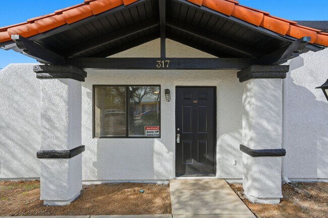 Building Photo - 317 N Vine Ave