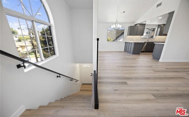 Building Photo - 424 Parkman Ave