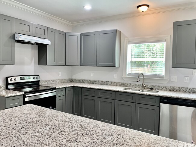 Beautiful Kitchen - 4610 Keystone St