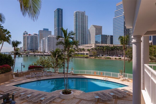 Building Photo - 801 Brickell Key Blvd