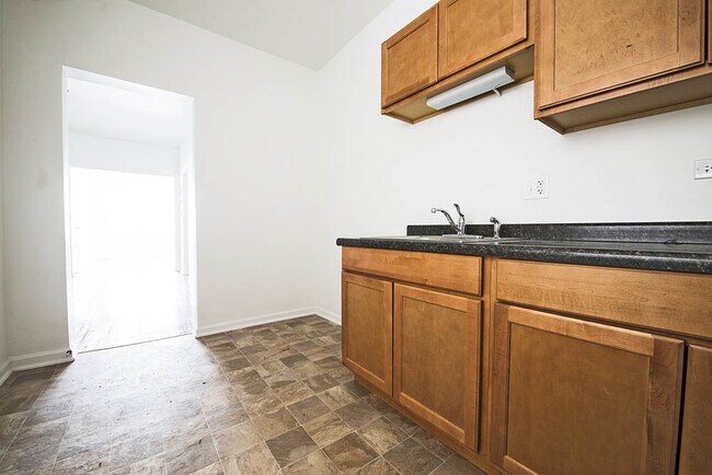 Building Photo - 7254 S University Ave