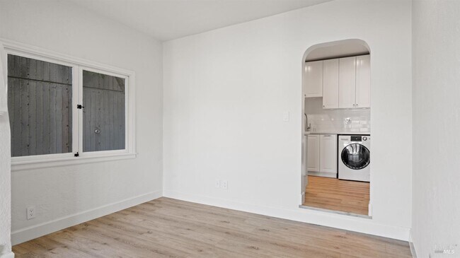 Building Photo - 833 Bridgeway