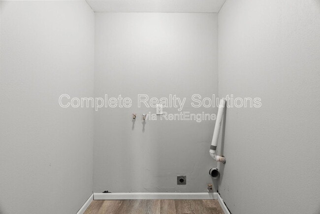 Building Photo - 1144 Northdale Ave
