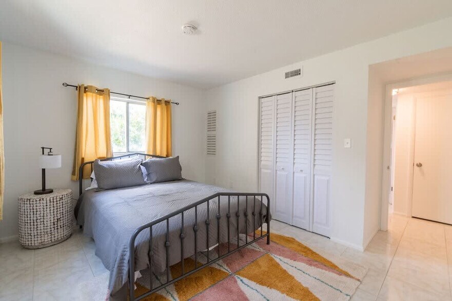 Building Photo - 505 Fillmore Ave