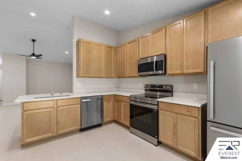 Building Photo - 14 Llovera Pl