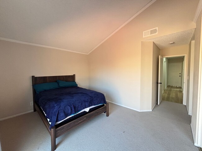 Building Photo - Single Story Palmdale Home