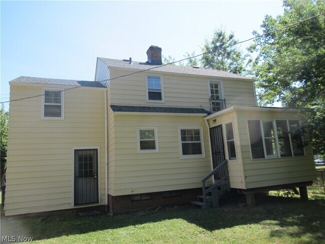 Building Photo - 5095 Edenhurst Rd