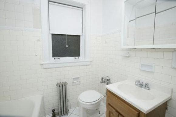 Bathroom - 4151-57 W Cullom