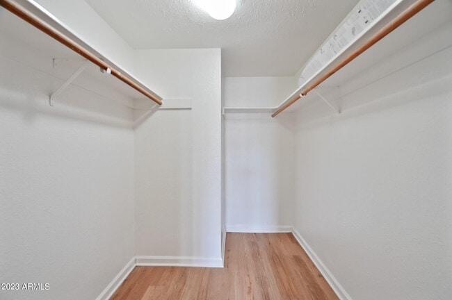 Building Photo - 11044 N 28th Dr