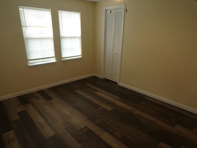 Building Photo - Fresh Installed Floors !!! Upgraded Bathro...