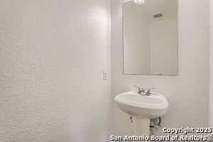Building Photo - 15111 Pandion Dr