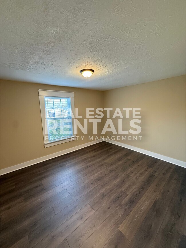 Building Photo - 504 Pearl St