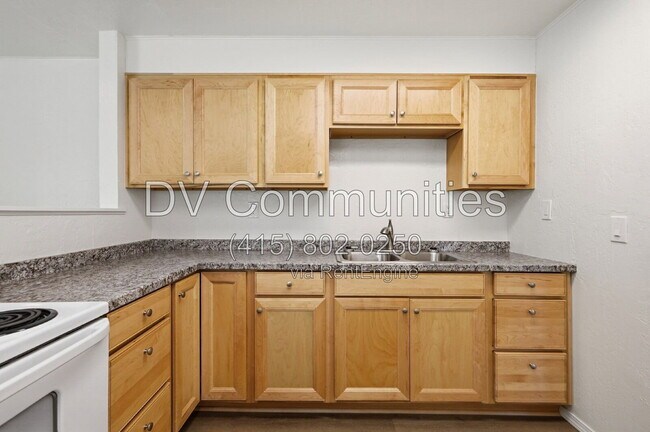 Building Photo - 47803 Harris St