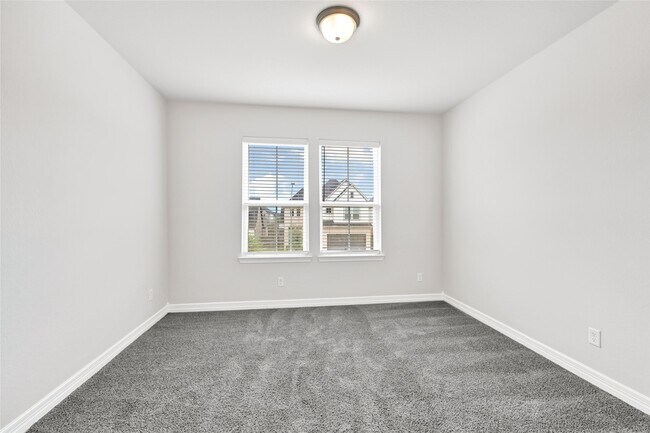 Building Photo - 9319 Galloway Wds Trl