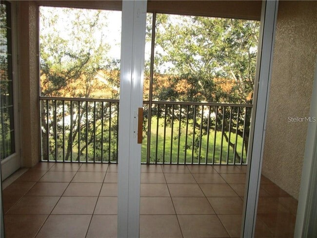 Building Photo - 240 West End Dr