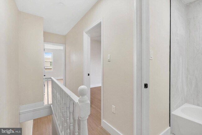 Building Photo - 1221 N 50th St