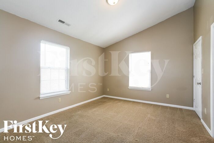 Building Photo - 11044 Leo Dr
