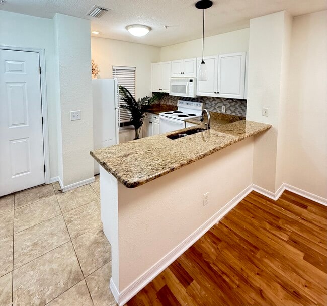 Building Photo - 19325 Water Oak Drive