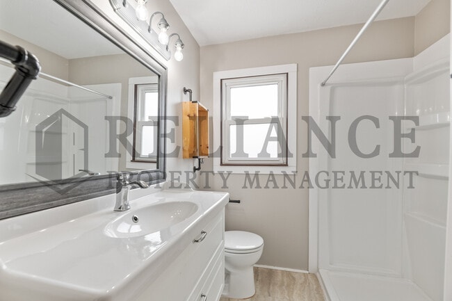 Building Photo - 1720 S Windsor Rd