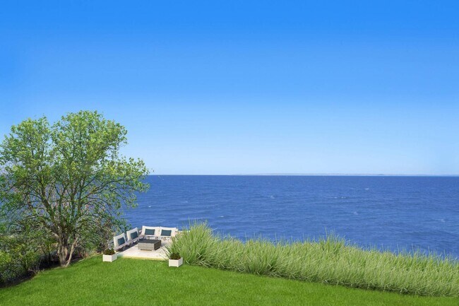 Building Photo - 247 Kings Point Rd