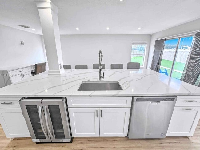 Building Photo - 1015 NW 125th Terrace