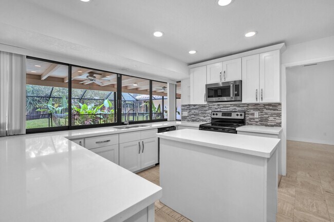 Building Photo - 6878 Entrada Pl
