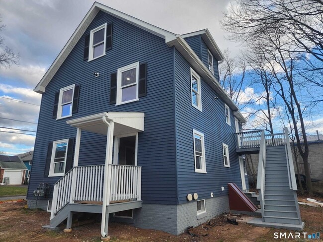 Building Photo - 7 Walnut St